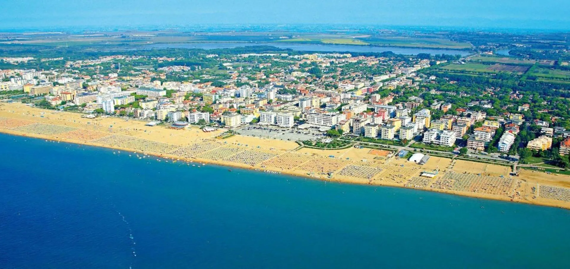 Warm And Bright Apartment In Bibione Near The Sea