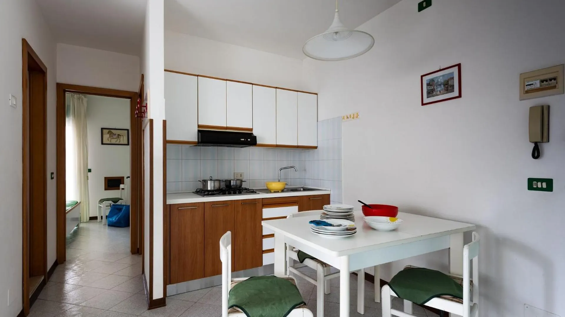 Warm And Bright Apartment In Bibione Near The Sea