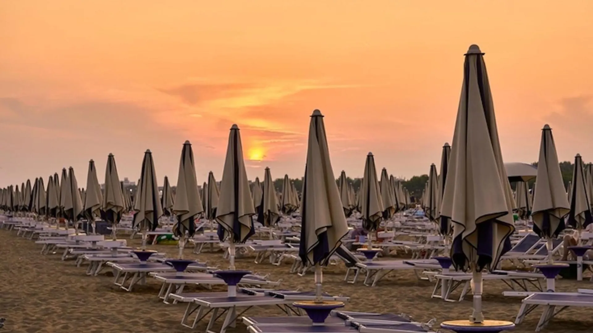 Warm And Bright Apartment In Bibione Near The Sea